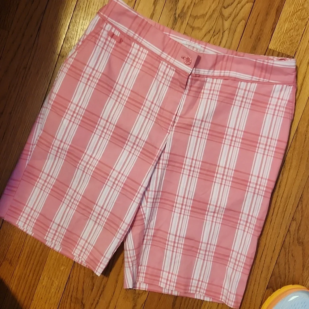 IZOD golf shorts womens size 10 NWOT - Picture 1 of 4